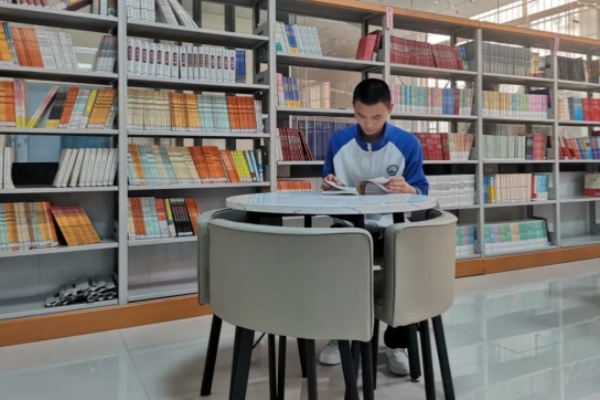 2025年长沙市英蓝职业学校单招复读招生简章